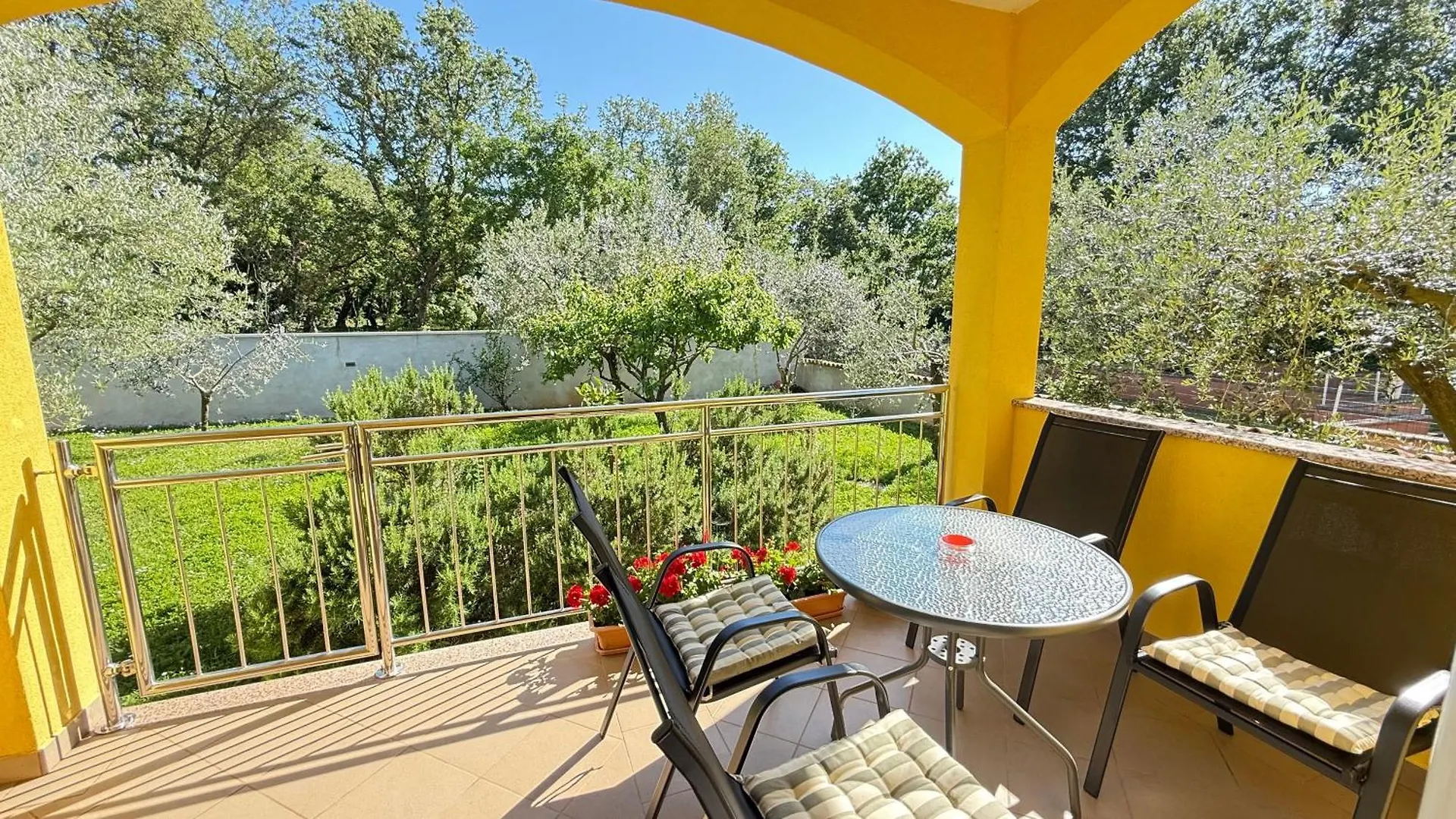 Apartments Green View Near Porec Antonci  Kroatien
